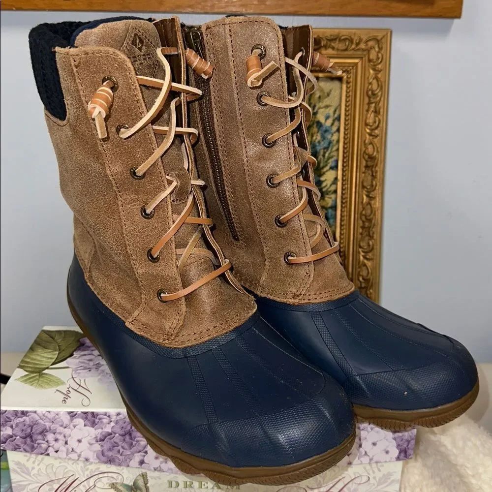 SPERRY 7.5 Top Sider Syren Misty Tan Navy Lace Leather Saltwater Duck Boots